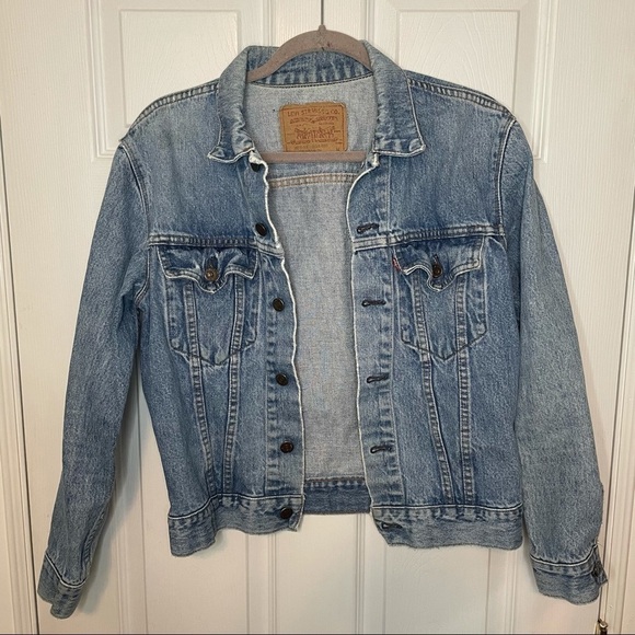 𝅺LEVI’S Vintage Blue Denim Jean Trucker Jacket 40 - Picture 1 of 5